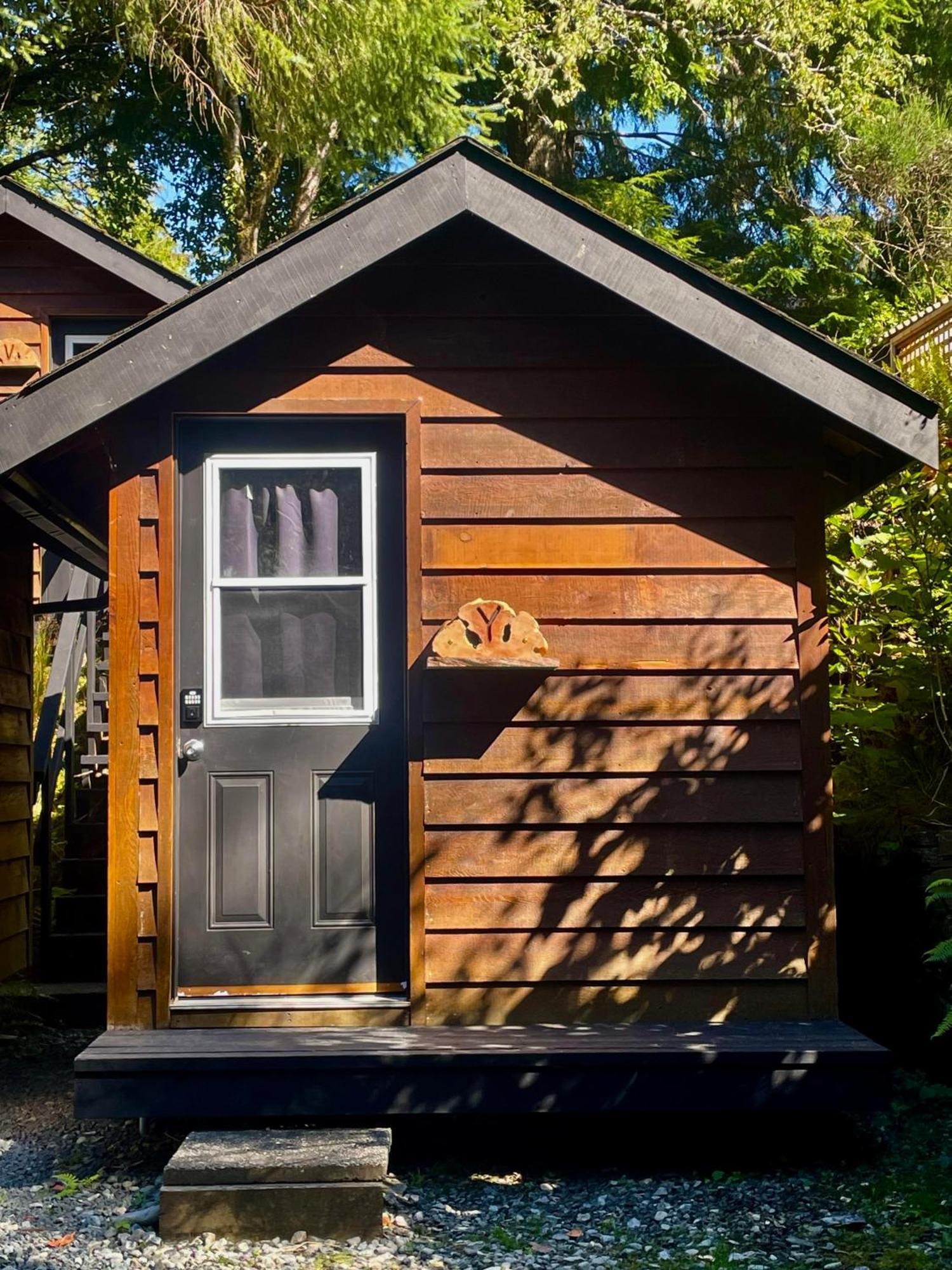 The Hiker Huts Hotel Port Renfrew Buitenkant foto